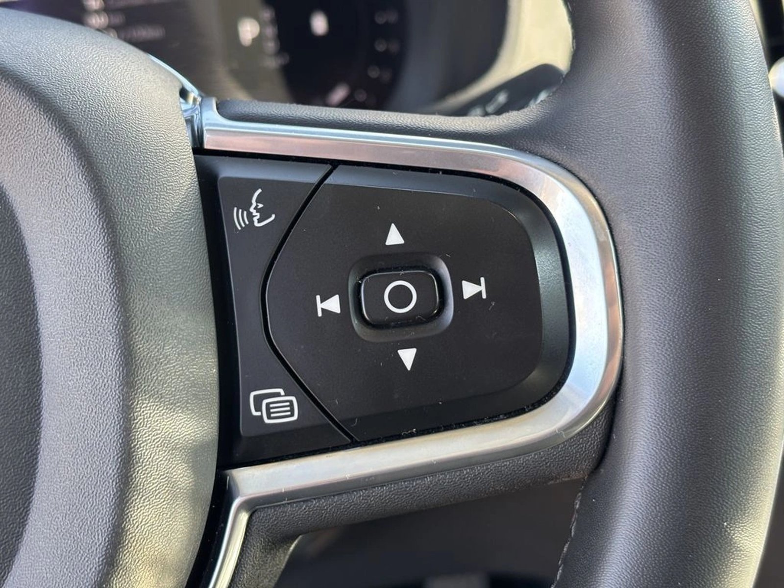 Volvo S60 2.0 B4 PLUS HYBRID FWD AT 4P 2023 - Imagen 19 de 20