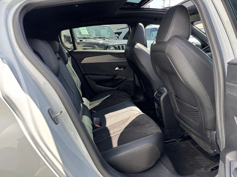 Peugeot 308 1.2 GT PURETECH 130HP 4X2 EAT8 5P. 2025 - Imagen 9 de 20