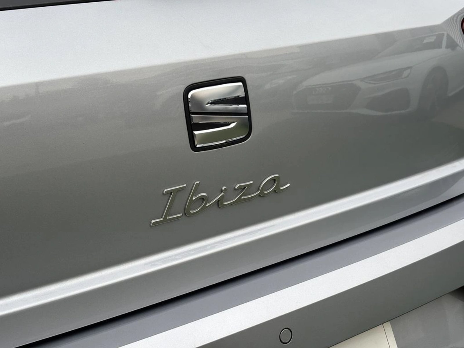 SEAT IBIZA 1.0 TSI STYLE 4X2 AT 5P 2023 - Imagen 6 de 20