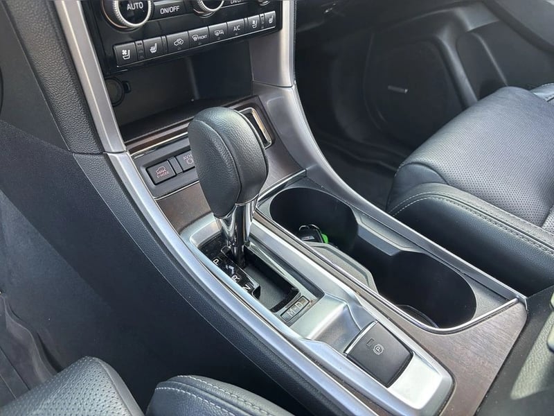 Subaru EVOLTIS 2.4T  CVT TOURING AWD 2022 - Imagen 10 de 19