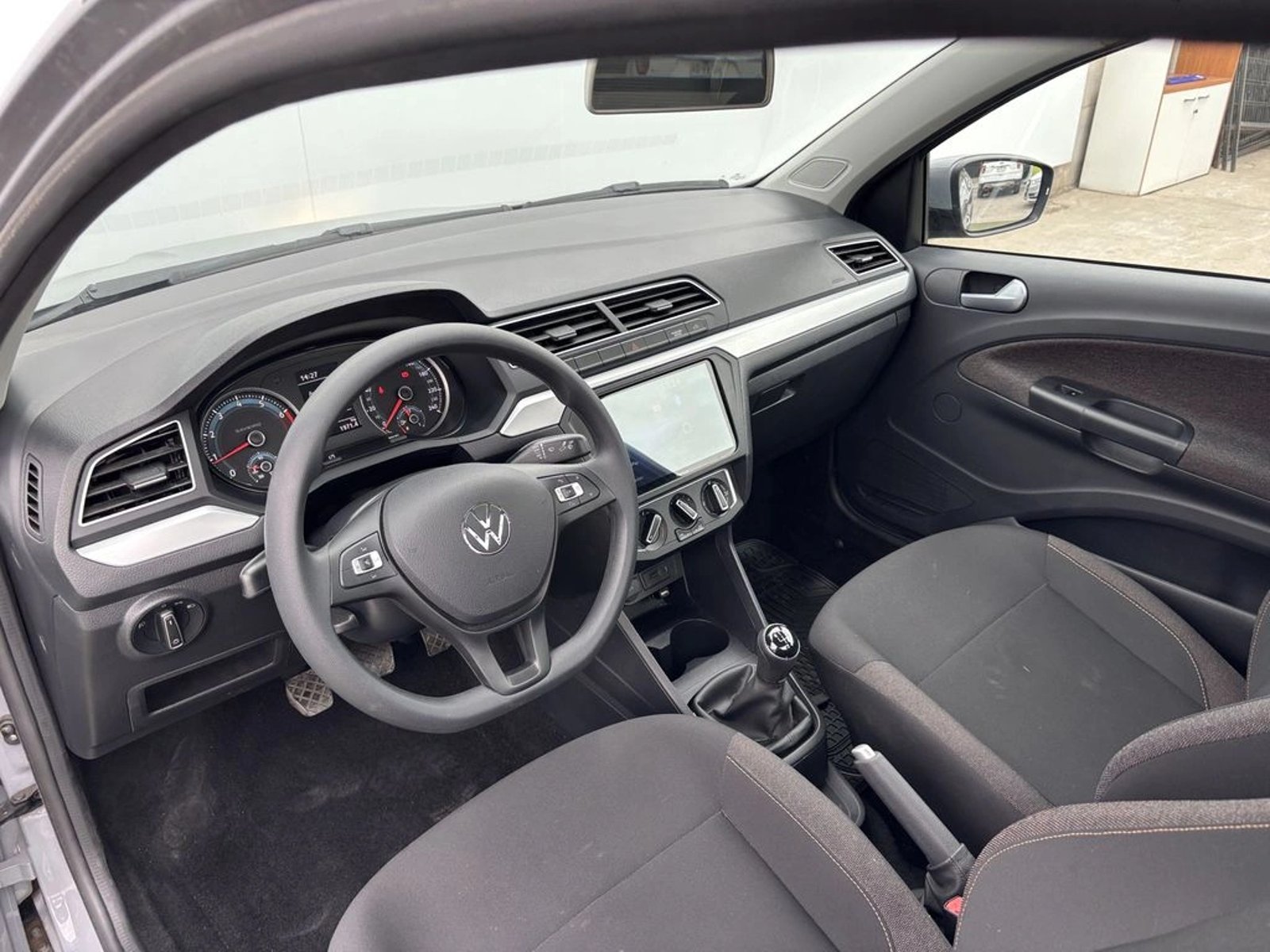 VOLKSWAGEN SAVEIRO 1.6 CS RADIO 9 MT 2024 - Imagen 9 de 20