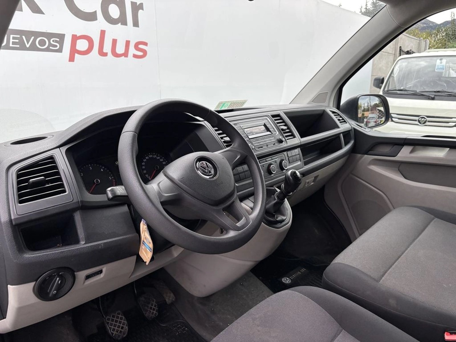 Volkswagen TRANSPORTER 2.0 T6 DIESEL 4X2 FURGON TECHO BAJO AC 2018 - Imagen 3 de 20