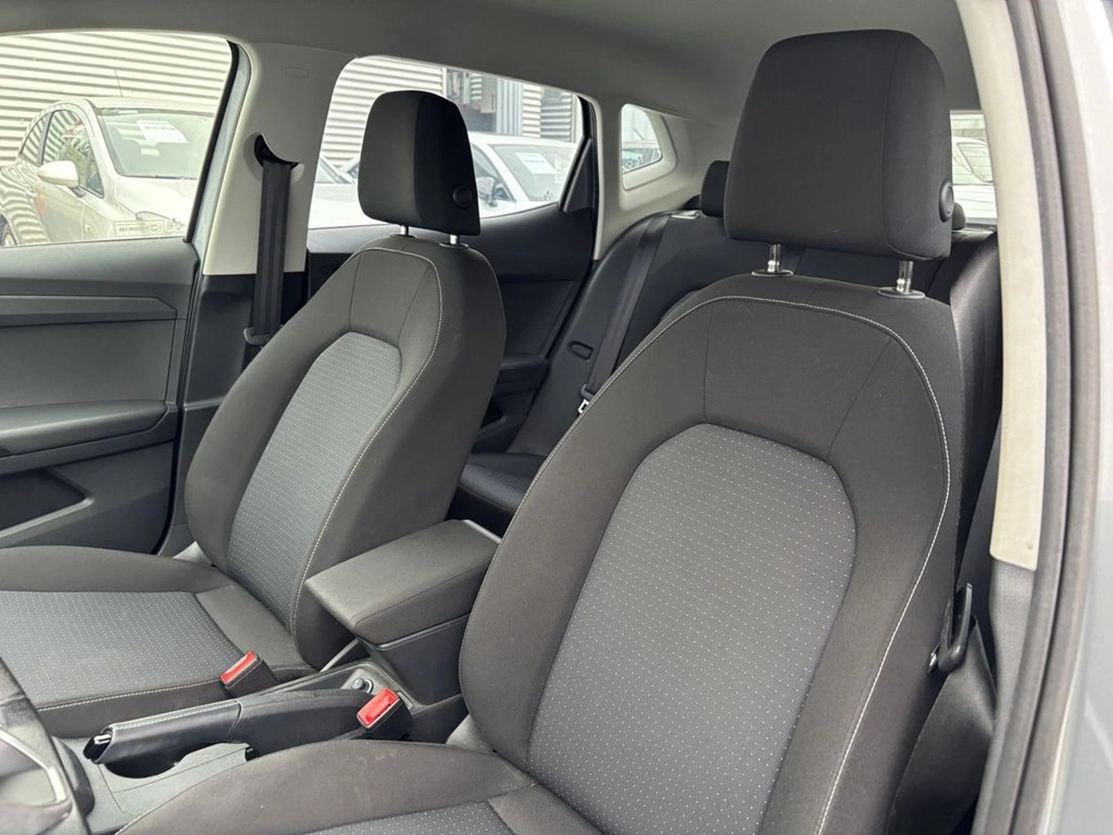 SEAT IBIZA 1.0 TSI STYLE 4X2 AT 5P 2023 - Imagen 9 de 20