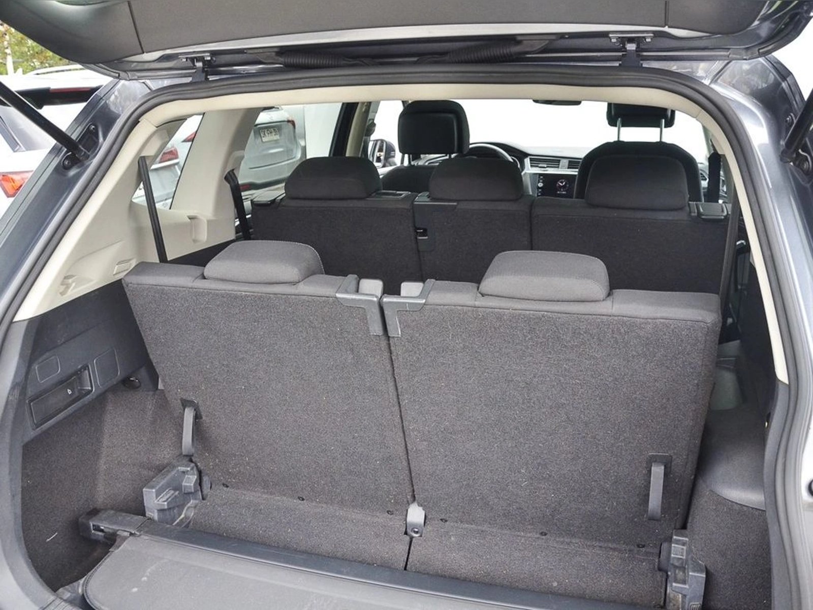 VOLKSWAGEN TIGUAN 1.4 TSI DSG HIGHLINE 7A 2022 - Imagen 9 de 20