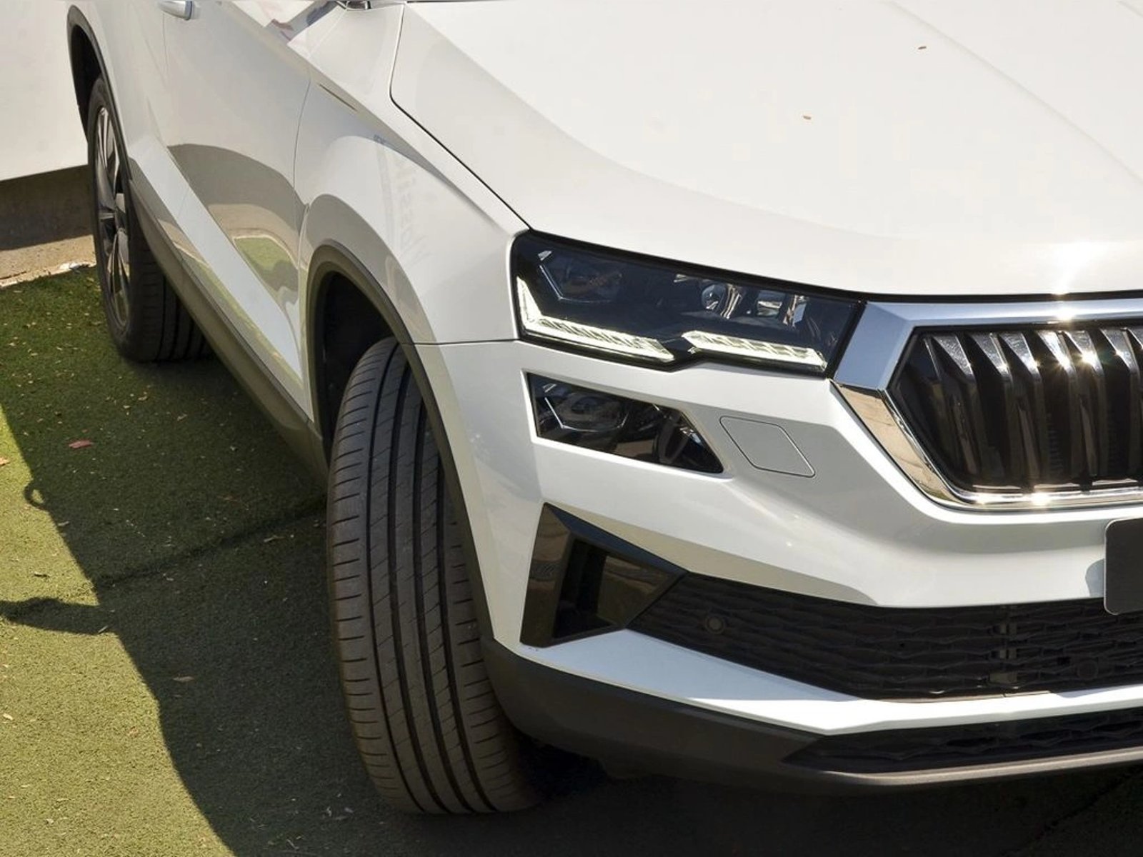SKODA KAROQ 1.5 TSI AUTO DESIGN 2026 - Imagen 17 de 20