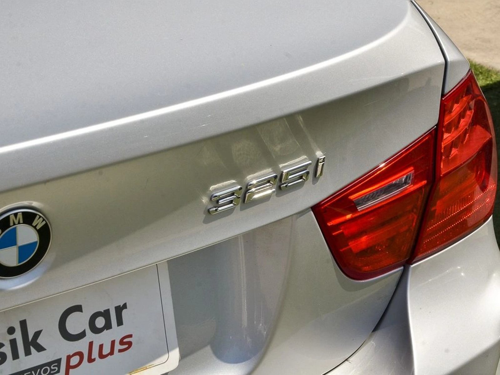 BMW 325 AUT 2011 - Imagen 7 de 13