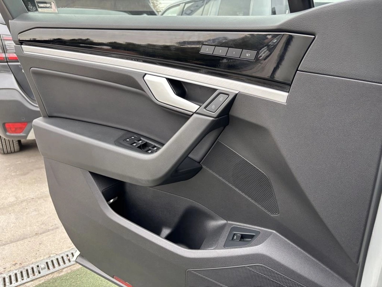 Volkswagen TOUAREG 3.0 V6 TDI DIESEL LIMITED 4WD AT 5P 2019 - Imagen 18 de 20