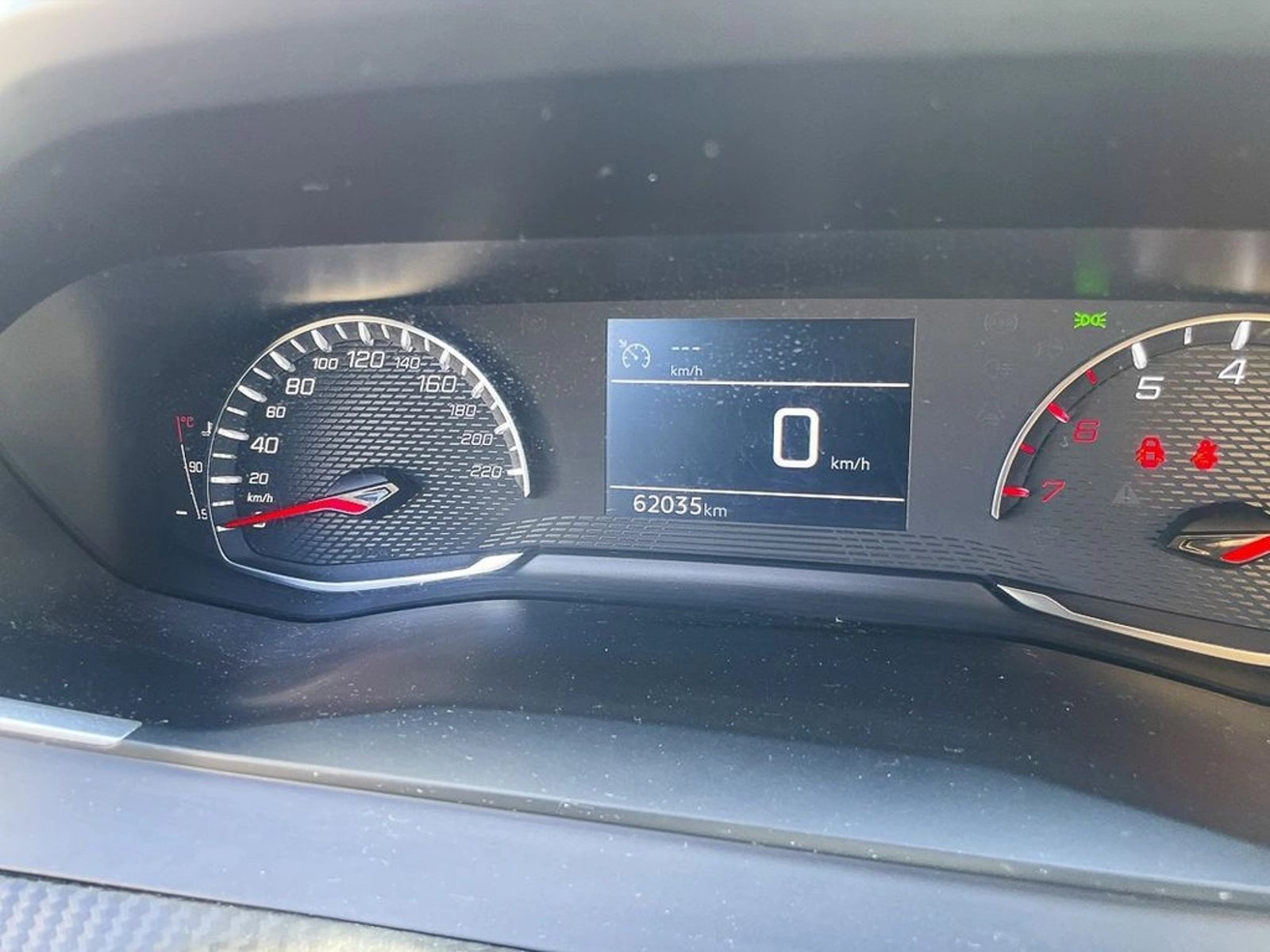 PEUGEOT 208 1.2 PURETECH 75HP ACTIVE PACK 2021 - Imagen 10 de 14