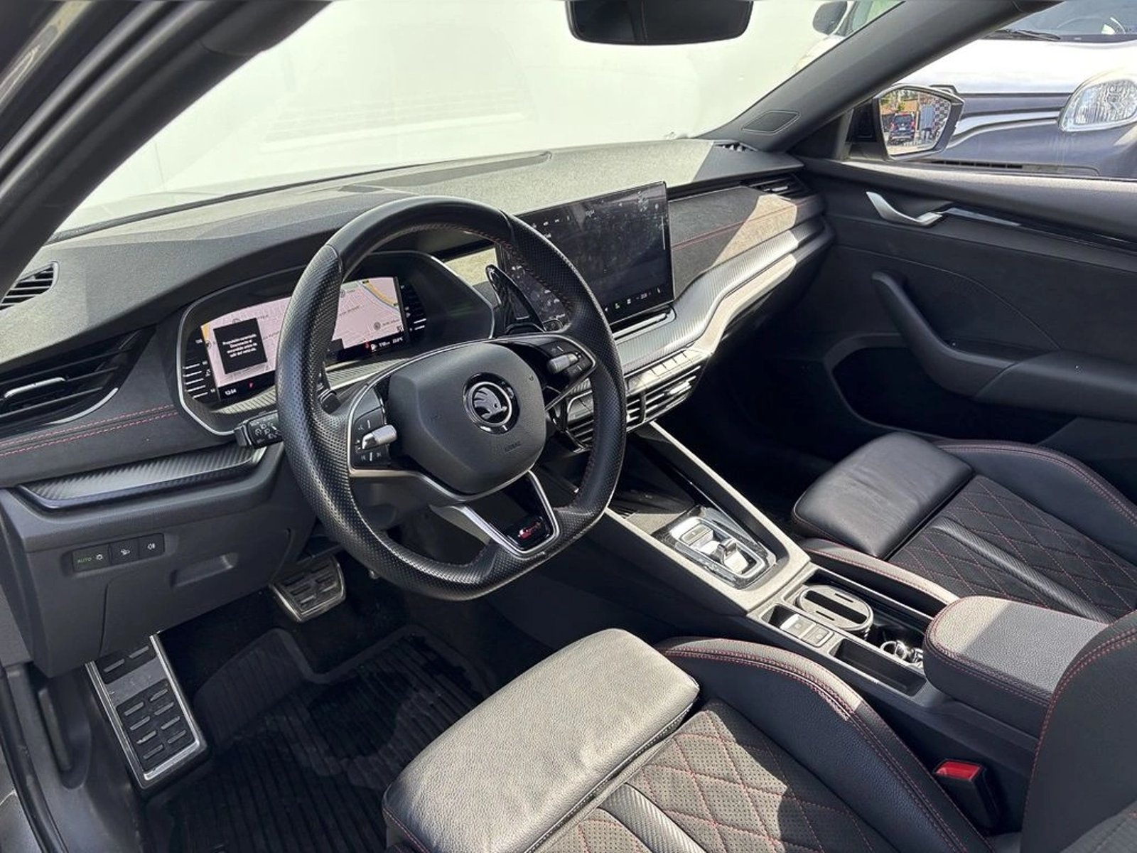 SKODA OCTAVIA 2.0 TFSI VRS DSG7 2025 - Imagen 11 de 19
