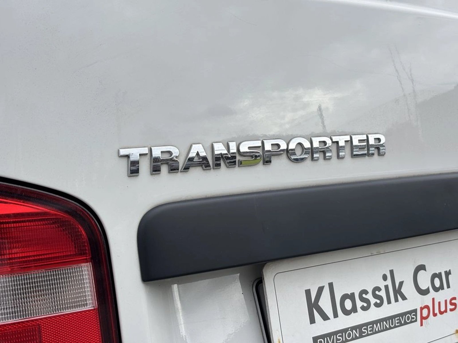 Volkswagen TRANSPORTER 2.0 T6 DIESEL 4X2 FURGON TECHO BAJO AC 2018 - Imagen 17 de 20