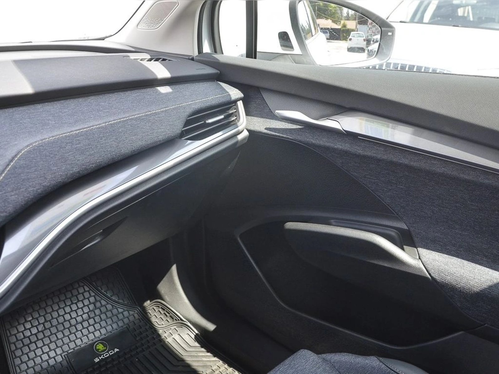 SKODA ELROQ 85 DESIGN ELECTRICO 2026 - Imagen 18 de 20