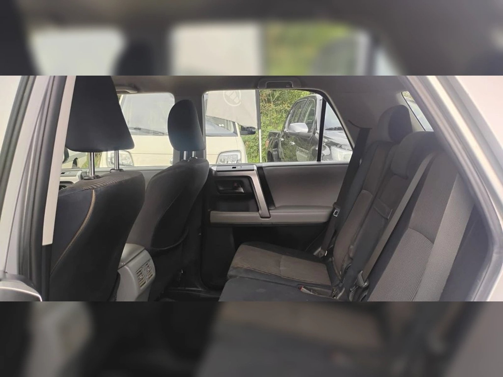 TOYOTA 4RUNNER SR5 4.0 AUT 2012 - Imagen 13 de 15