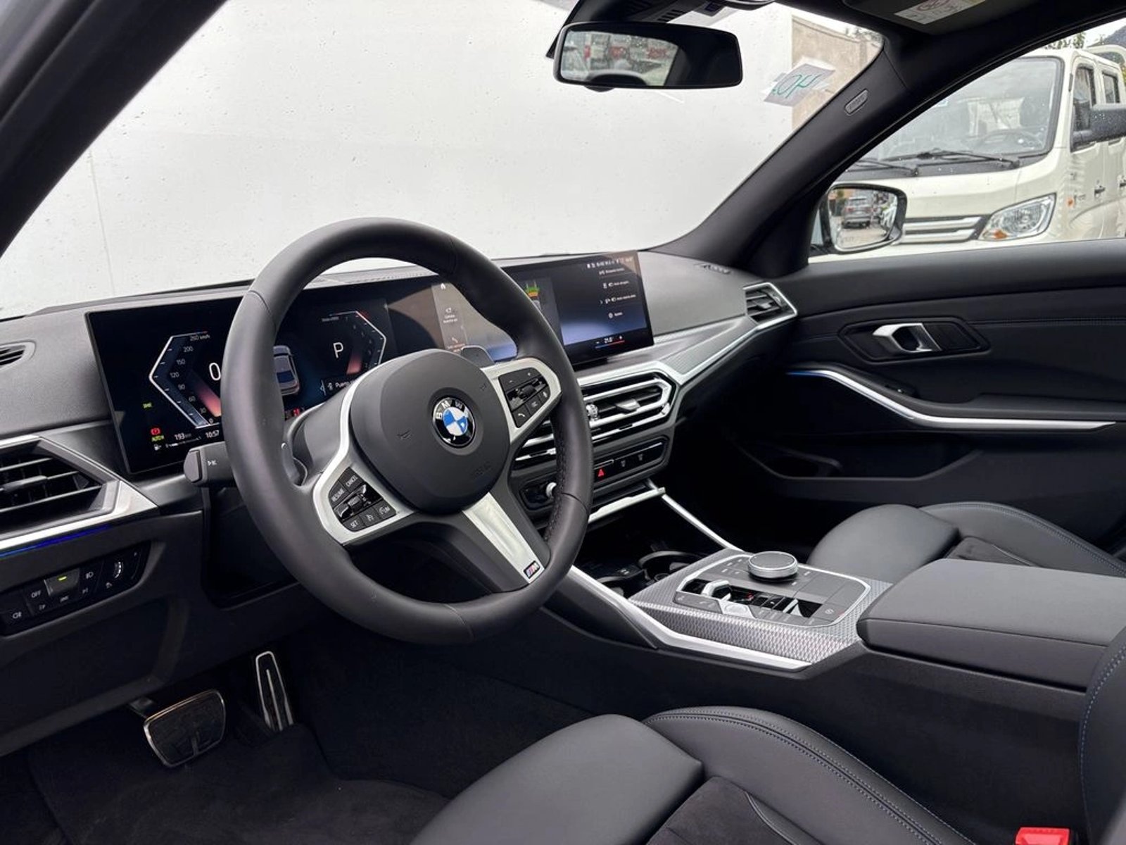BMW 320 2.0 AT M SPORT 2024 - Imagen 5 de 20