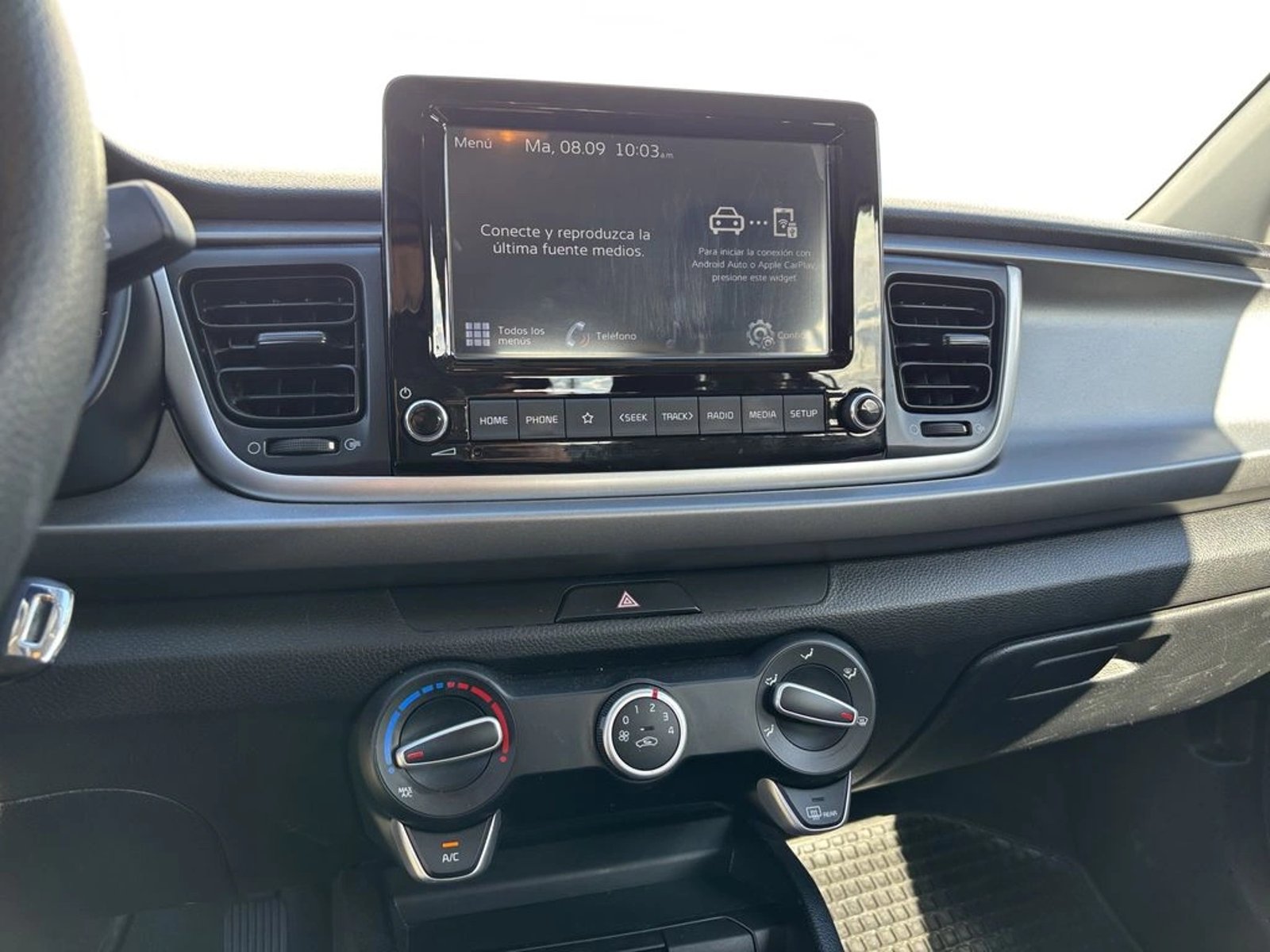 Kia RIO 5 1.4 EX 4X2 HB AC CI 6MT 5P. 2024 - Imagen 17 de 20