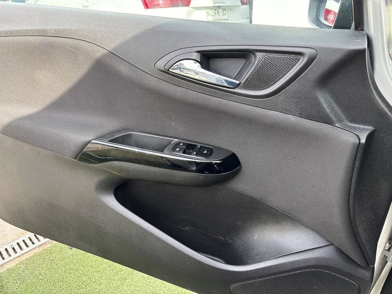 Opel CORSA 1.4 ENJOY 2017 - Imagen 18 de 18