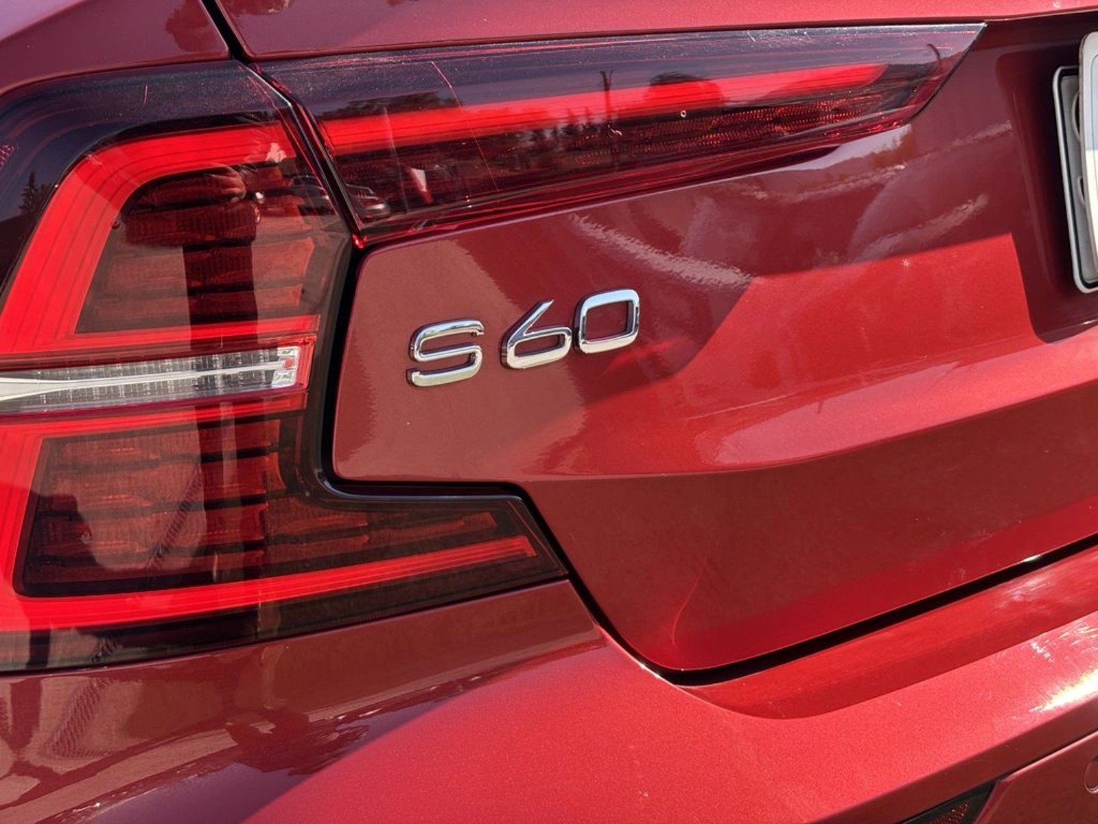 Volvo S60 2.0 B4 PLUS HYBRID FWD AT 4P 2023 - Imagen 8 de 20