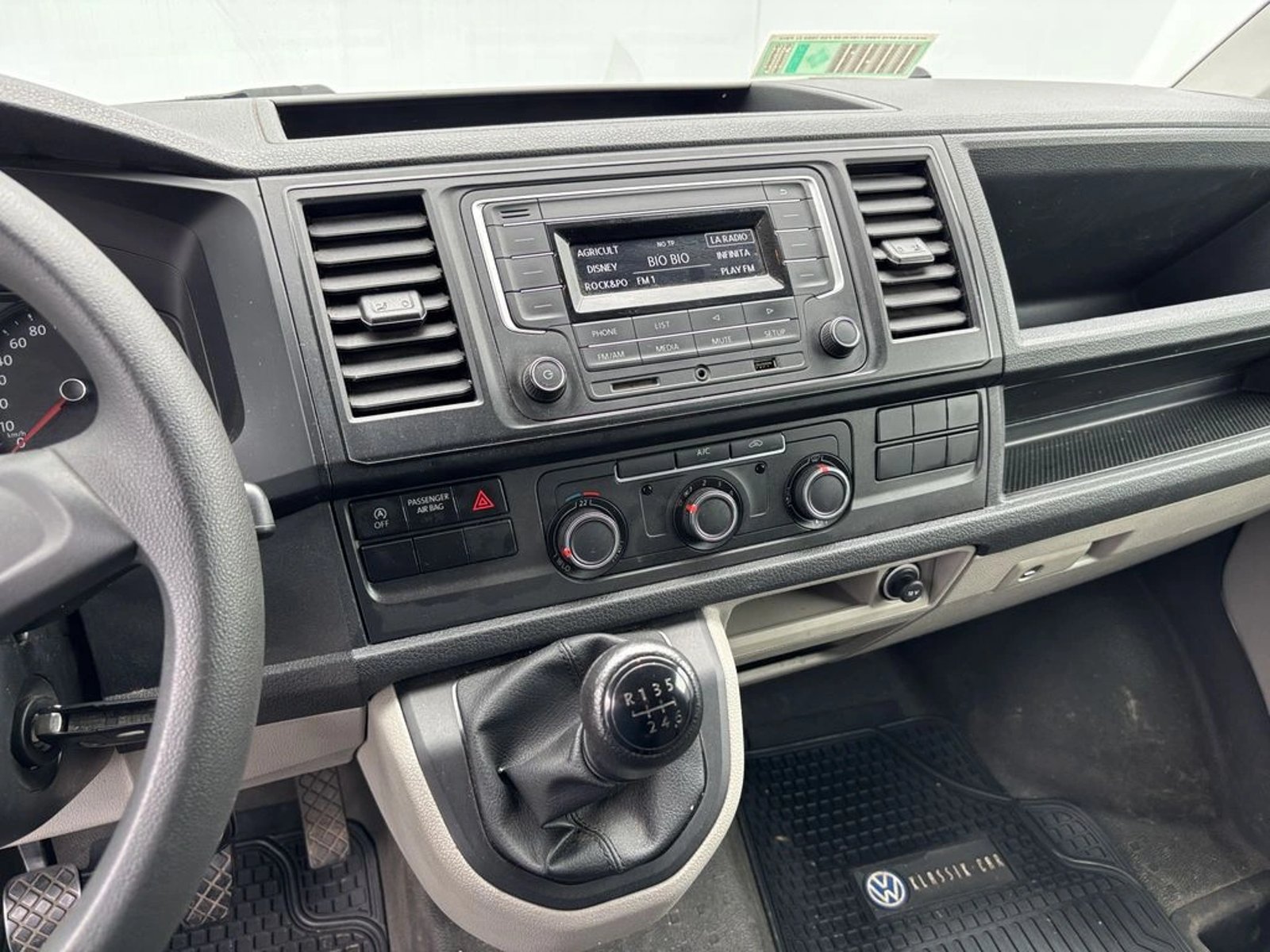 Volkswagen TRANSPORTER 2.0 T6 DIESEL 4X2 FURGON TECHO BAJO AC 2018 - Imagen 6 de 20