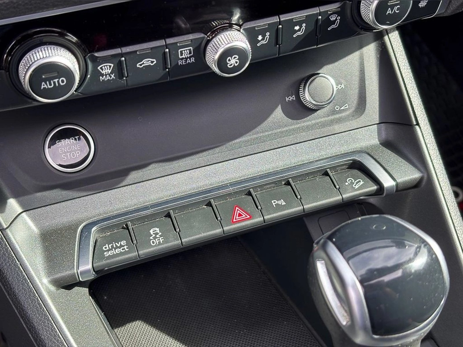 AUDI Q3 1.4 35 TFSI STRONIC AUTO SPORT 2025 - Imagen 9 de 18