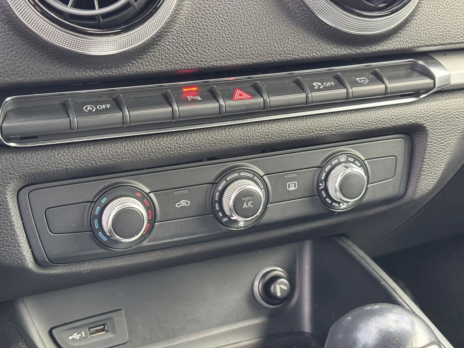 Audi A3 1.4 35 TFSI STRONIC AUTO SPORTBACK 2019 - Imagen 15 de 20