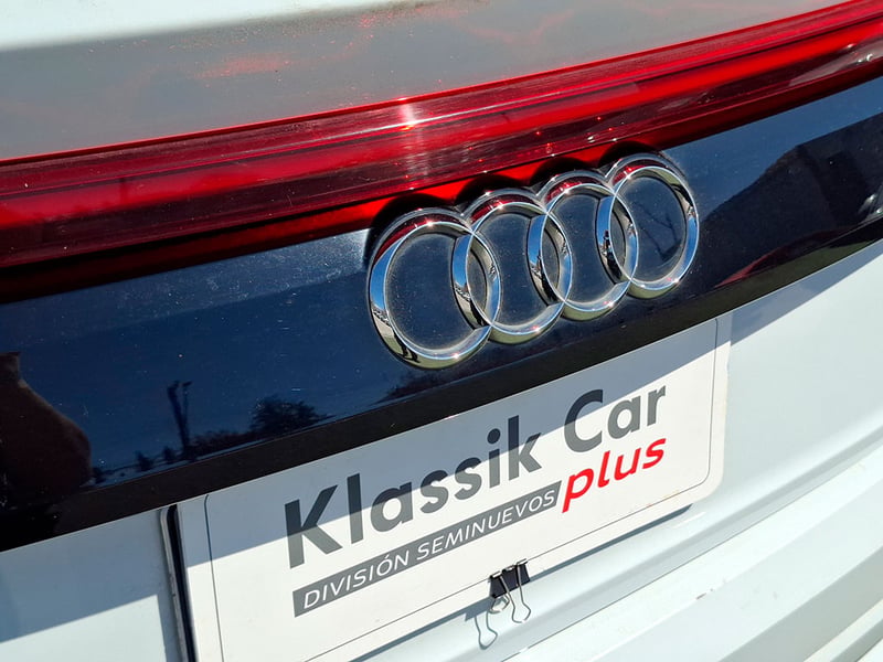 Audi Q8 3.0 55 TFSI SLINE QUATTRO 2023 - Imagen 9 de 20