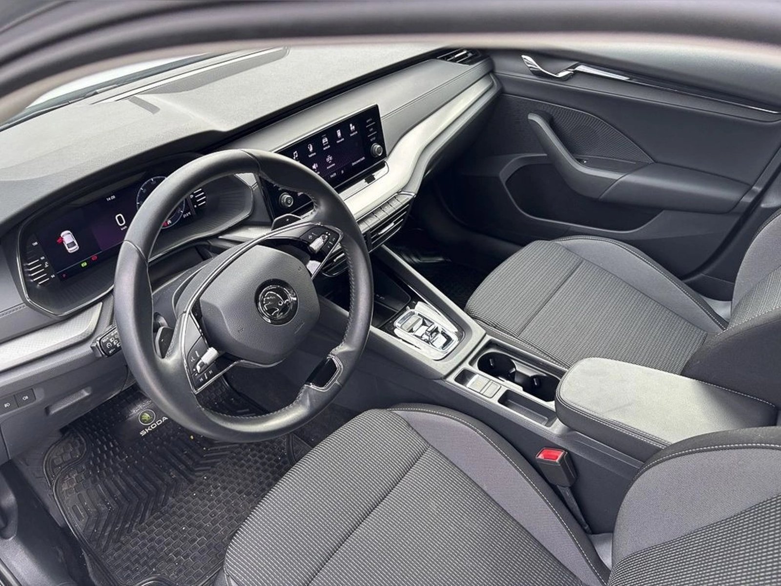 SKODA OCTAVIA 1.4 TSI AUTO AMBITION 2025 - Imagen 6 de 15