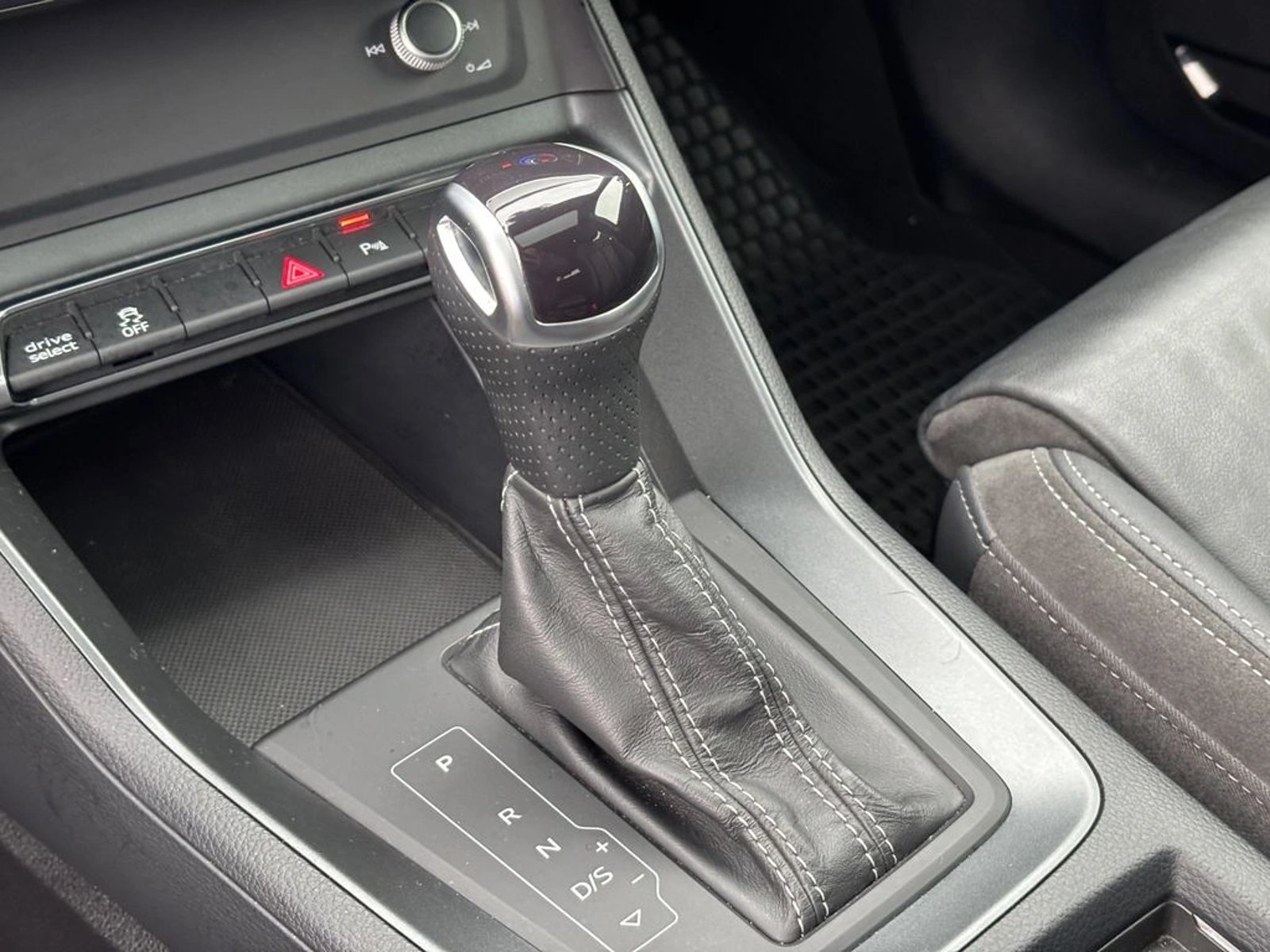 Audi Q3 SPORTBACK 1.4T 35 TFSI S-LINE AUTO 2023 - Imagen 17 de 20