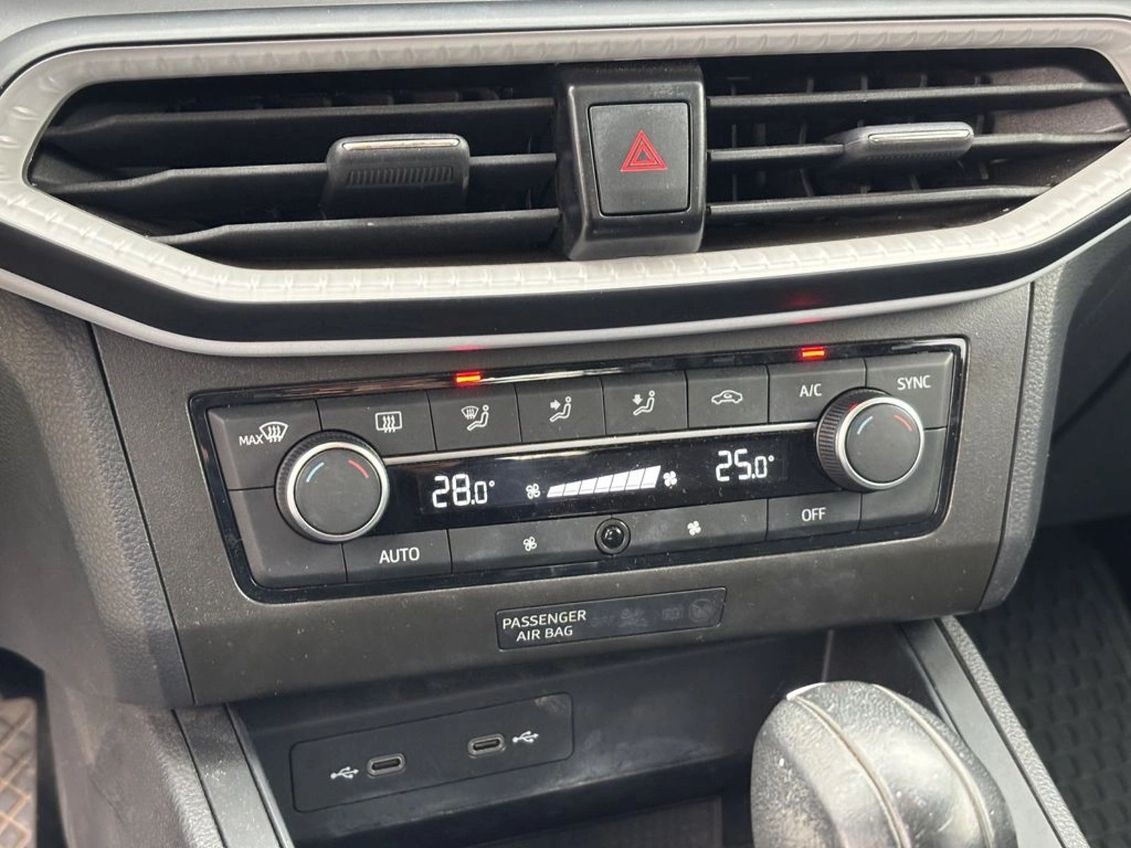 SEAT IBIZA 1.0 TSI STYLE 4X2 AT 5P 2023 - Imagen 15 de 20