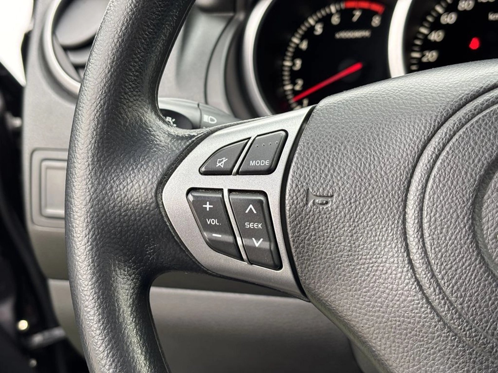 Suzuki GRAND VITARA 2.4 GLX SPORT 4WD MT 3P 2019 - Imagen 16 de 20