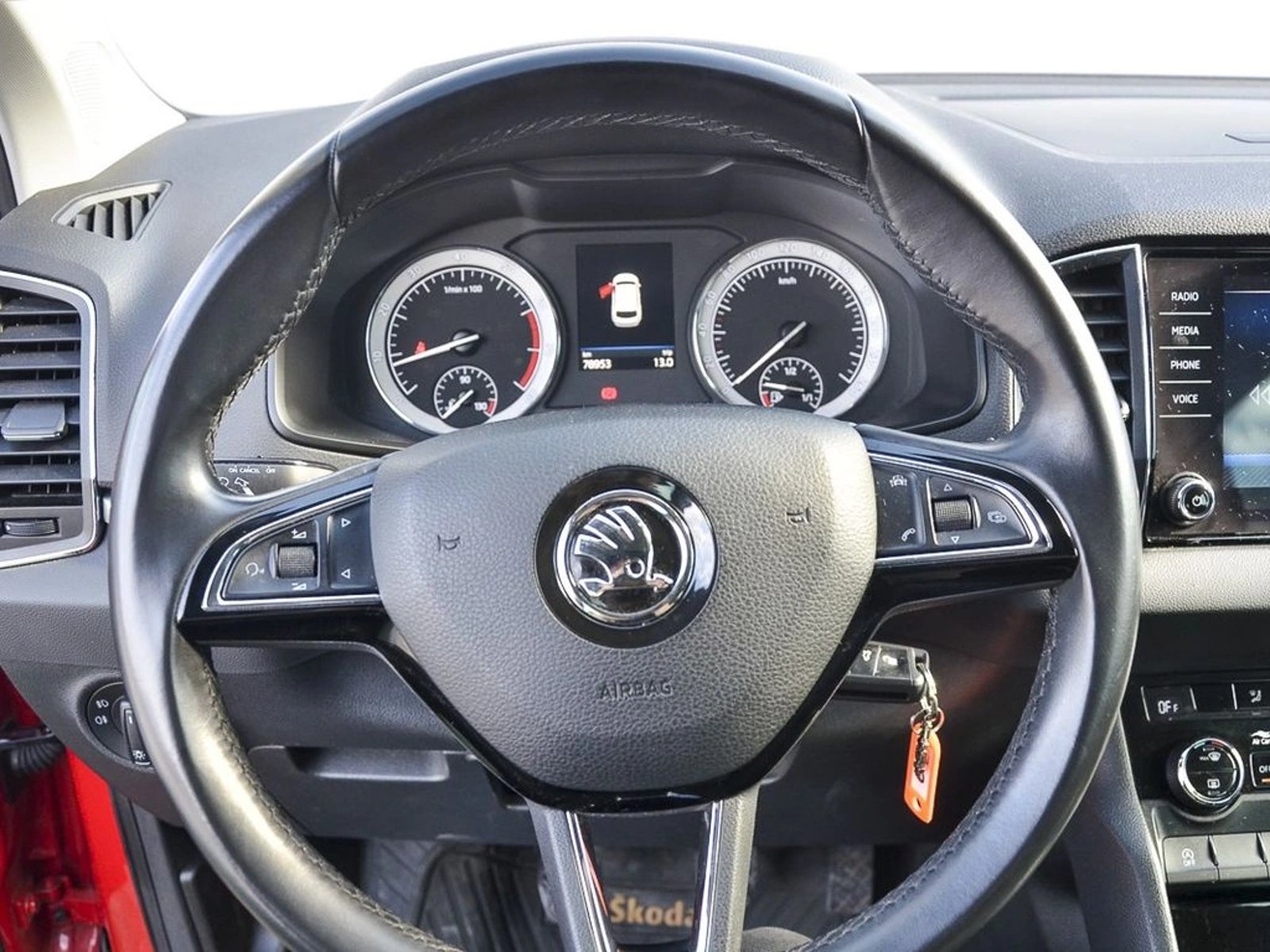 SKODA KAROQ MT 2019 - Imagen 16 de 19