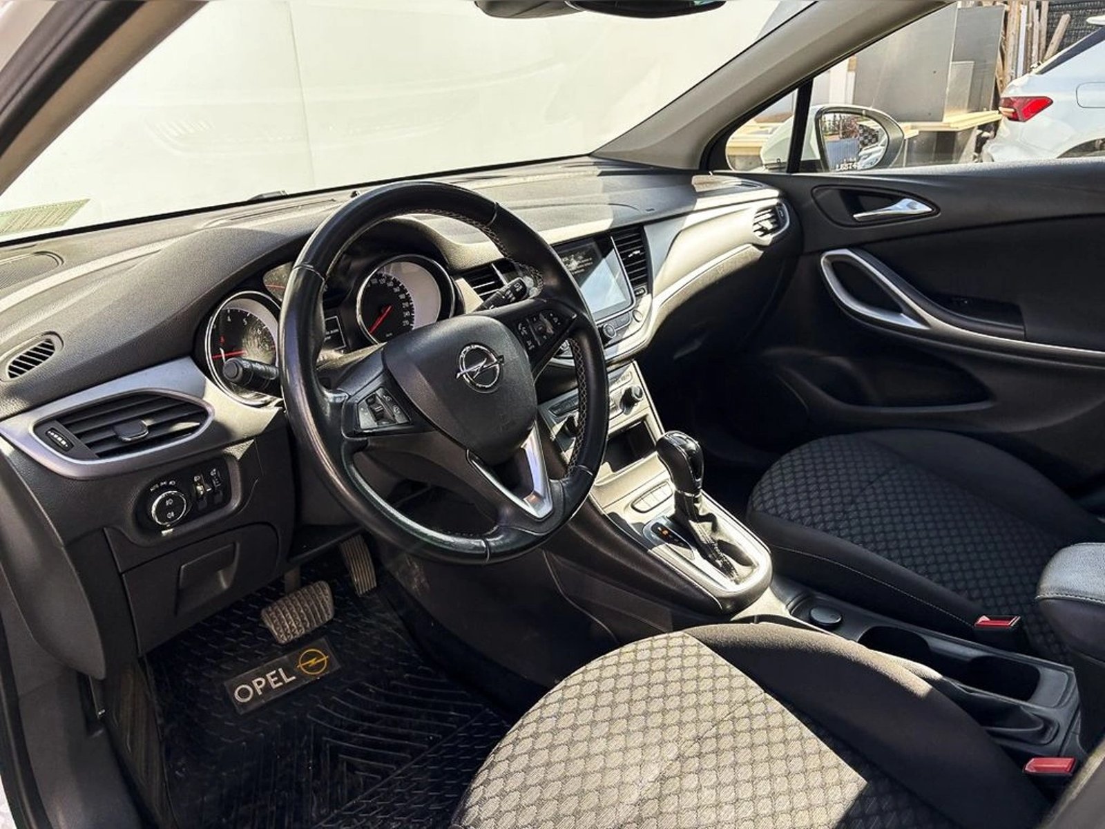 OPEL ASTRA 1.4 TURBO ENJOY AUTO 2020 - Imagen 6 de 17