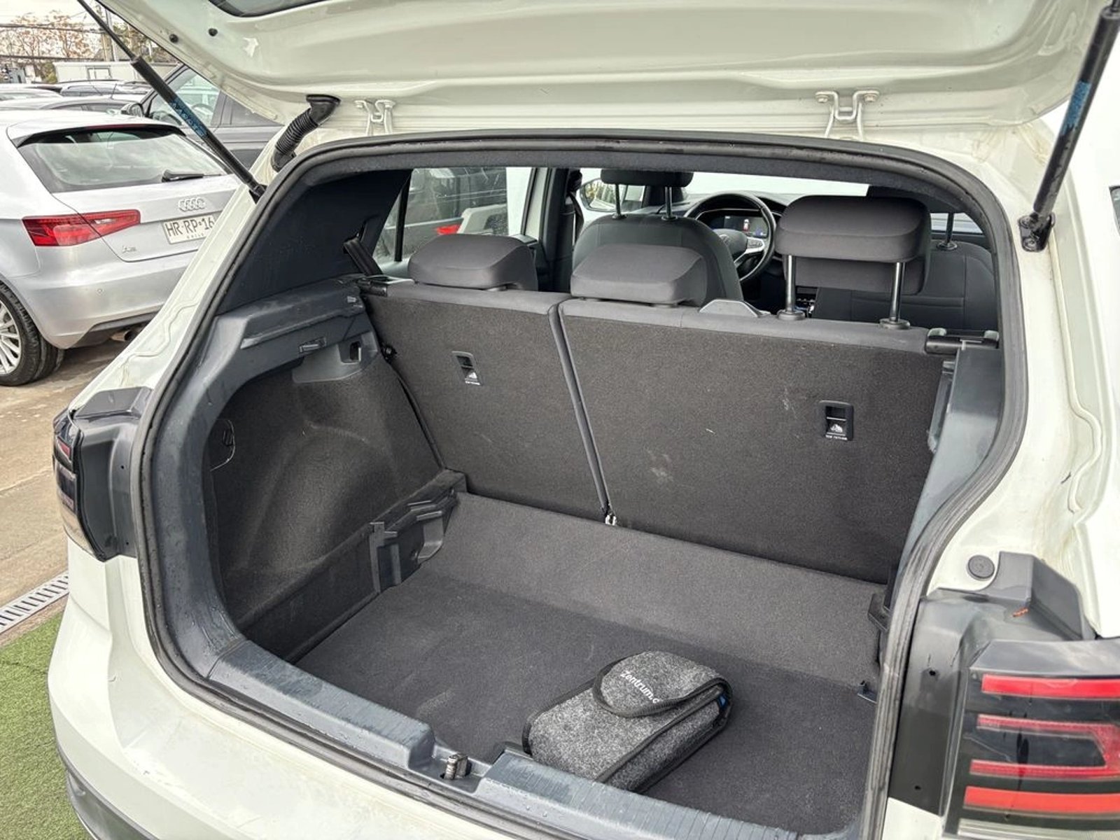 Volkswagen T-CROSS 1.0 TSI COMFORTLINE MT5 5P 2022 - Imagen 7 de 20