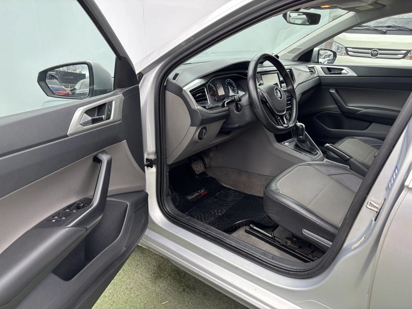 Volkswagen VIRTUS 1.6 MSI HIGHLINE 4X2 AT 4P 2019 - Imagen 11 de 20