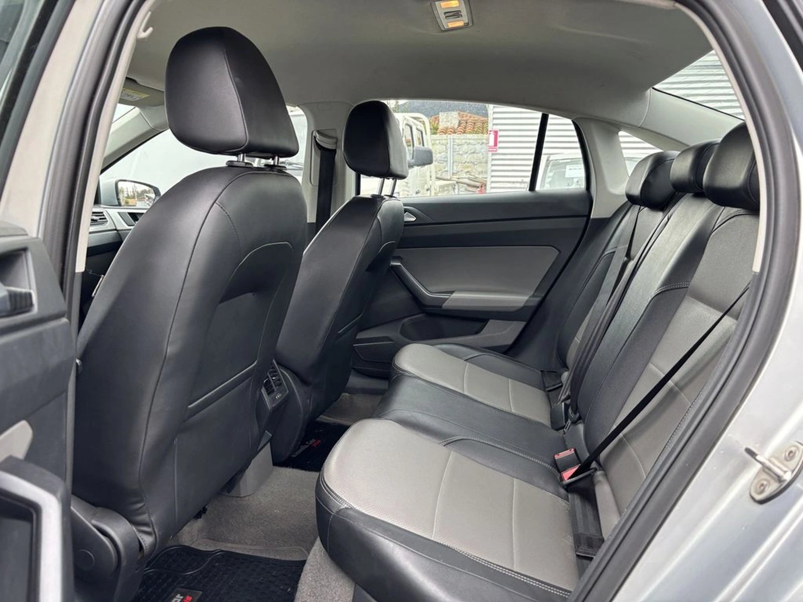 Volkswagen VIRTUS 1.6 MSI HIGHLINE 4X2 AT 4P 2019 - Imagen 15 de 20