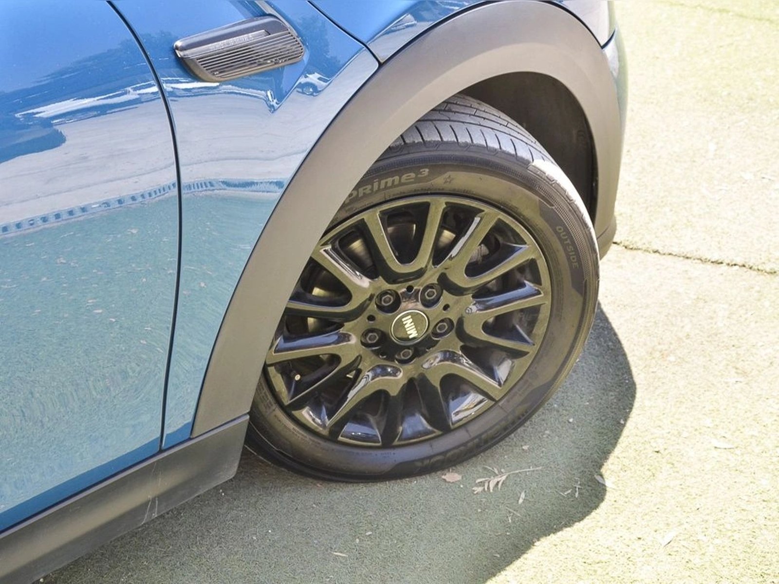 MINI COOPER 1.5 AUTO ESSENTIAL 2024 - Imagen 16 de 17