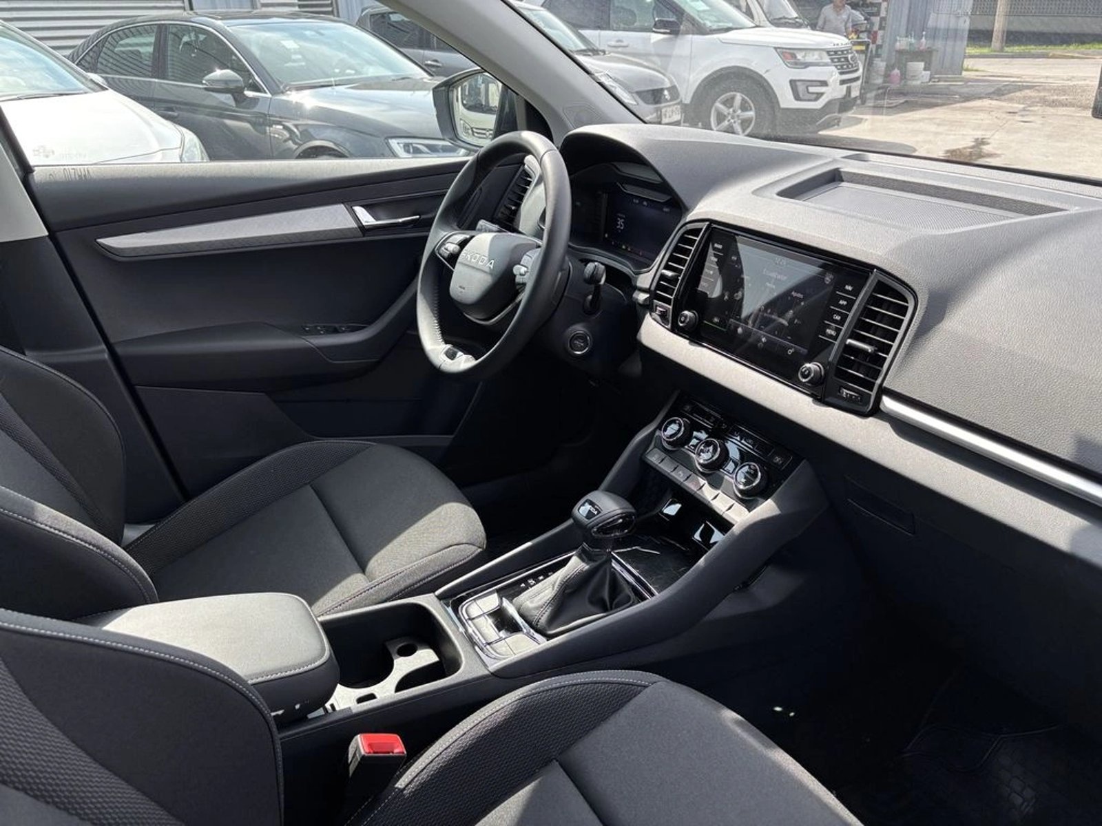 Skoda KAROQ 1.4 TSI AMBITION AUTO 2025 - Imagen 5 de 20