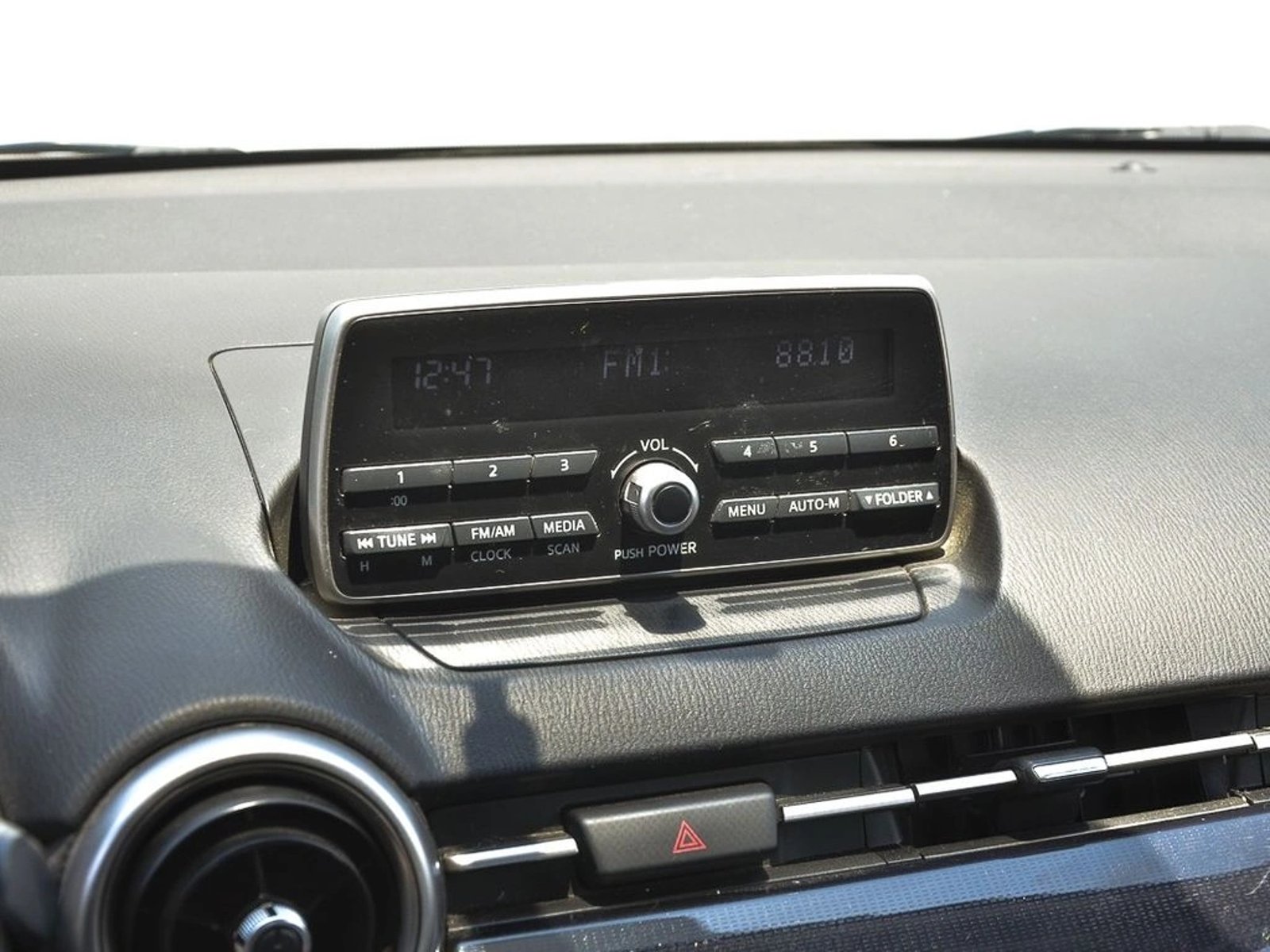 MAZDA 2 SPORT 1.5 MANUAL V SKYACTIVE 2021 - Imagen 12 de 18