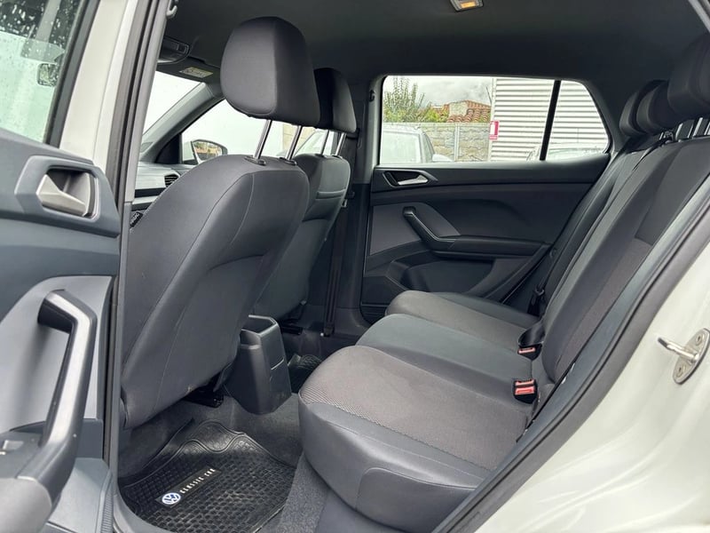 Volkswagen T-CROSS 1.0 TSI TRENDLINE 4X2 5MT 5P 2023 - Imagen 13 de 19