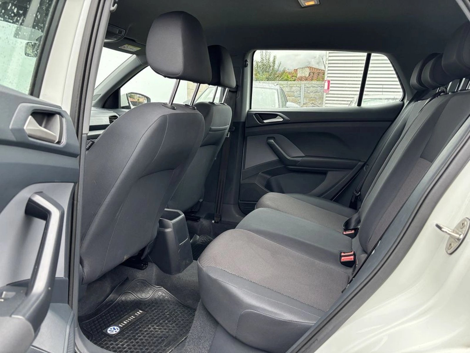 Volkswagen T-CROSS 1.0 TSI TRENDLINE 4X2 5MT 5P 2023 - Imagen 13 de 19