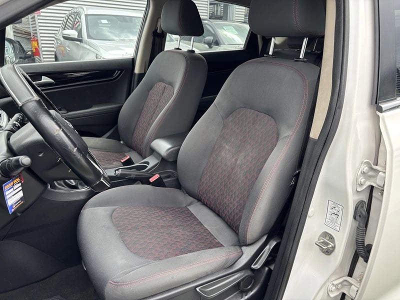 Dongfeng AX5 1.4 L TURBO 4X2 MT 5P 2019 - Imagen 10 de 20