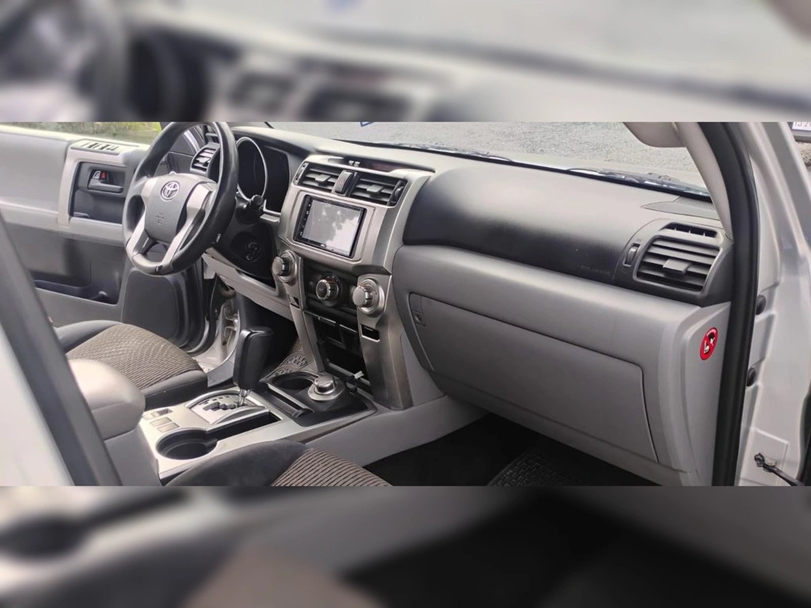 TOYOTA 4RUNNER SR5 4.0 AUT 2012 - Imagen 7 de 15