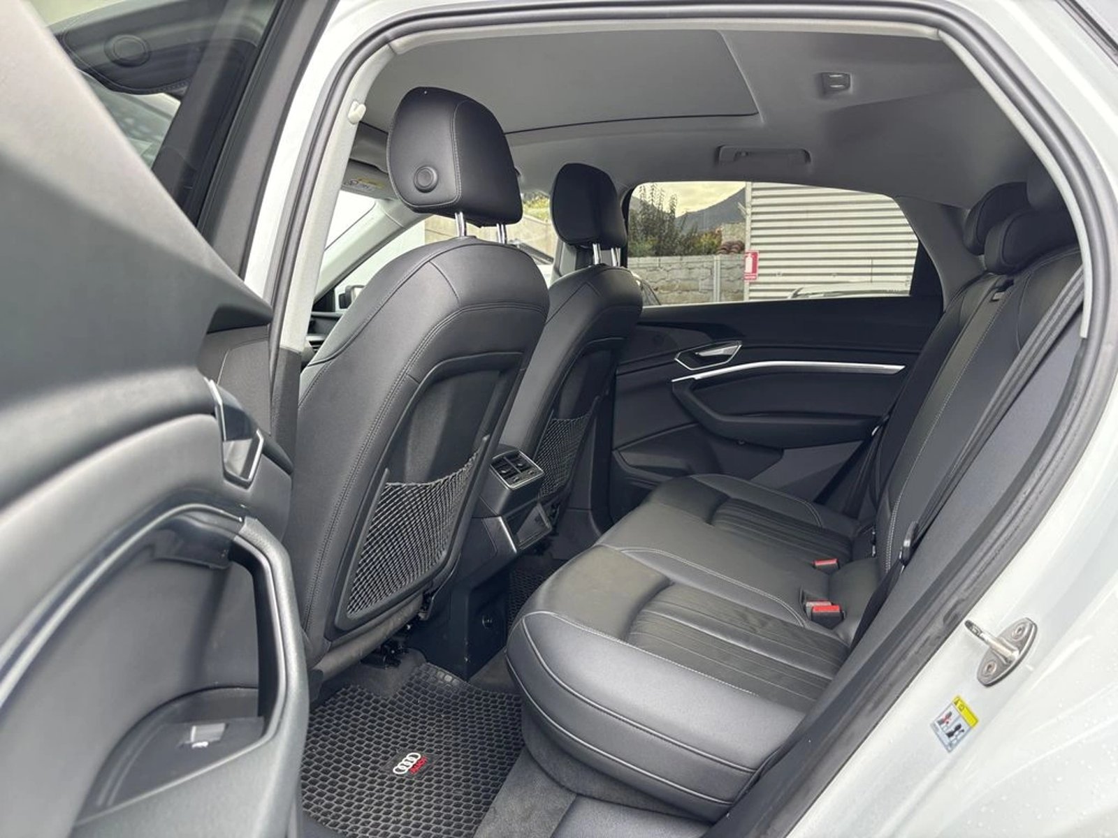 Audi e-Tron Sportback ELECTRICO 55 QUATTRO AUTO 5P 2022 - Imagen 5 de 20