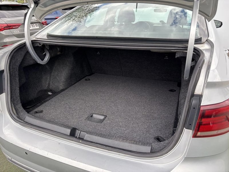 Volkswagen VIRTUS 1.6 MSI HIGHLINE 4X2 AT 4P 2019 - Imagen 8 de 20
