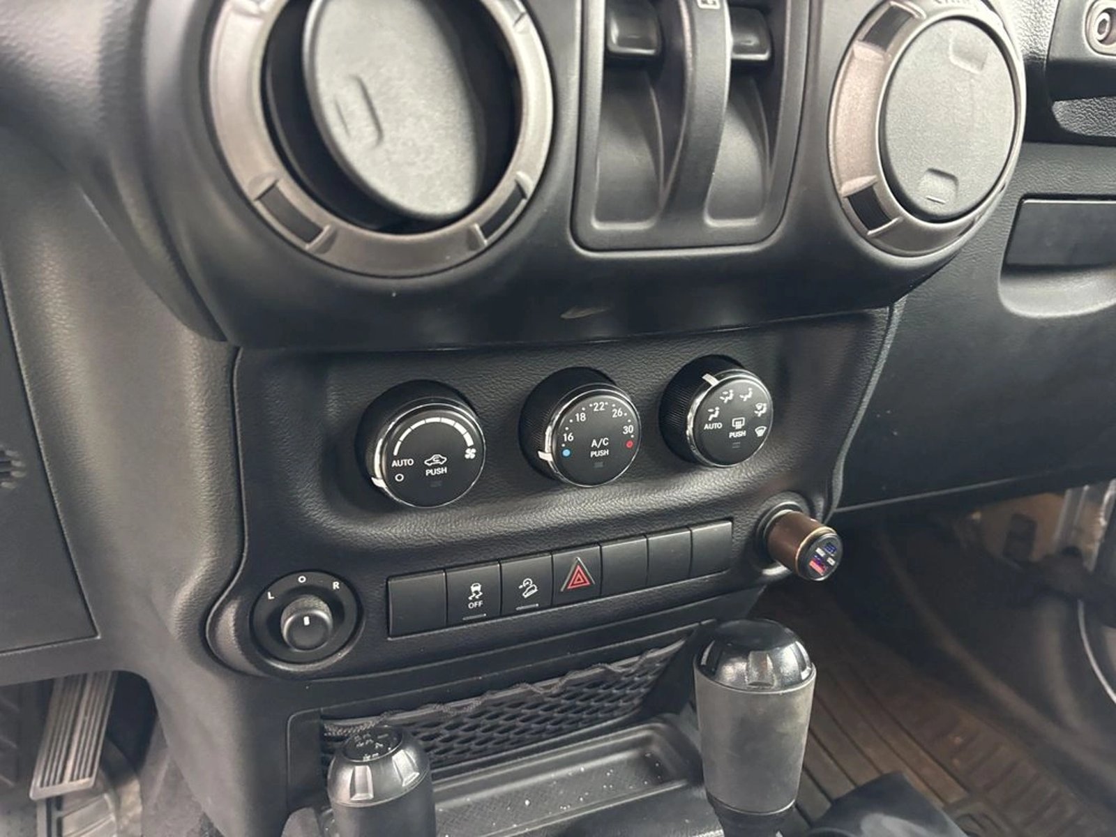 JEEP WRANGLER 3.6 RUBICON AT 4X4 2016 - Imagen 14 de 16