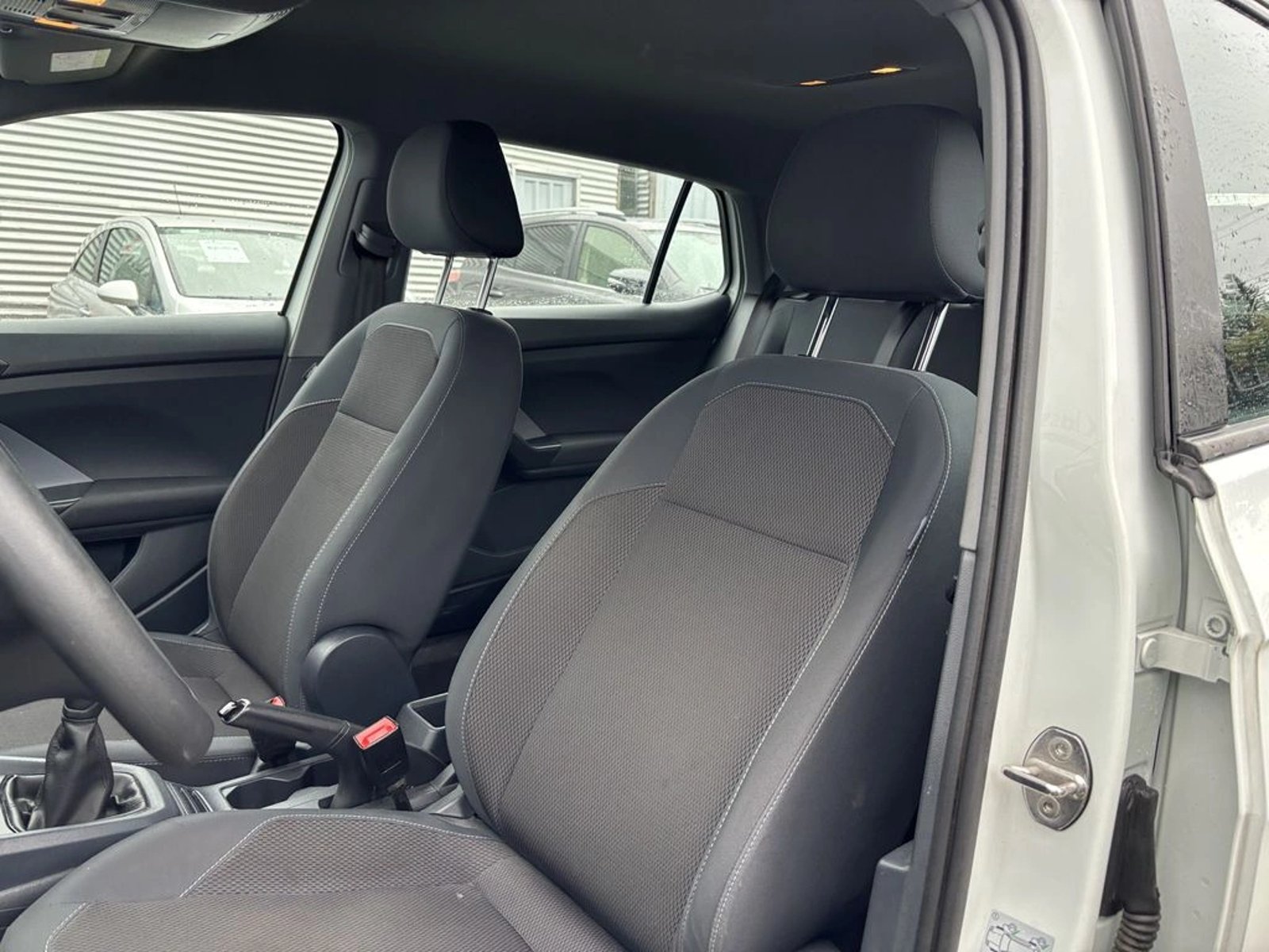 Volkswagen T-CROSS 1.0 TSI TRENDLINE 4X2 5MT 5P 2023 - Imagen 11 de 19