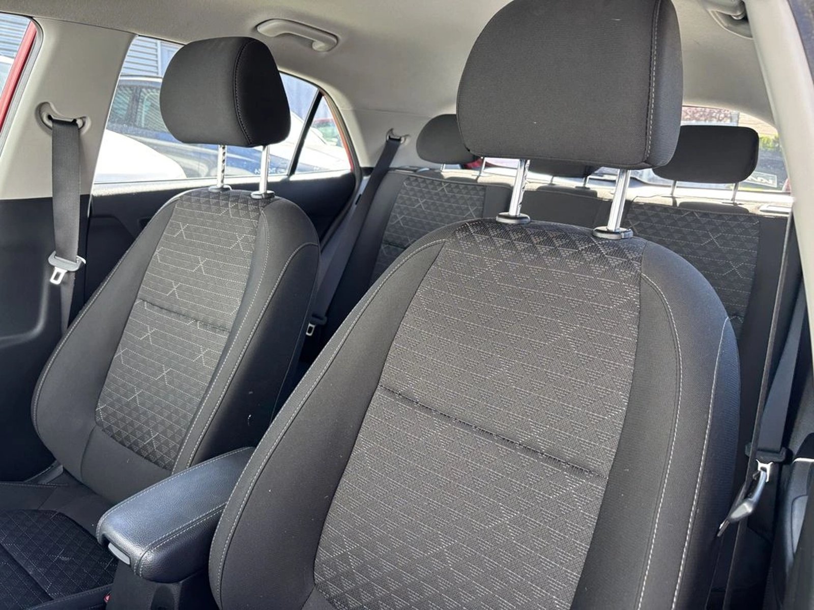 Kia RIO 5 1.4 EX 4X2 HB AC CI 6MT 5P. 2024 - Imagen 15 de 20
