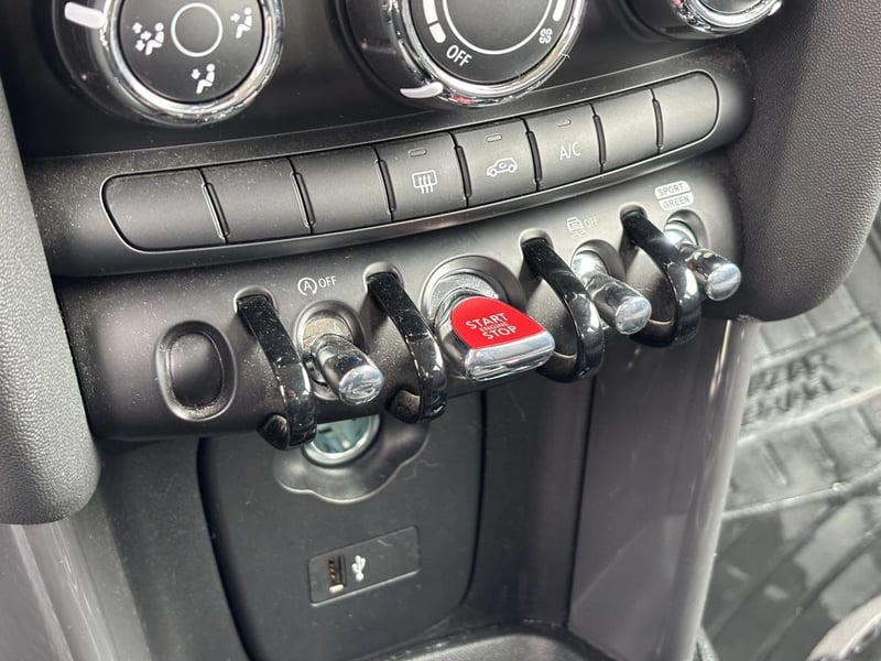 Mini COOPER 1.5 AUTO ESSENTIAL 2024 - Imagen 15 de 20