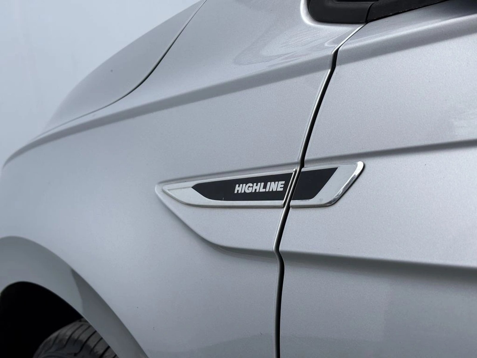 Volkswagen VIRTUS 1.6 MSI HIGHLINE 4X2 AT 4P 2019 - Imagen 10 de 20