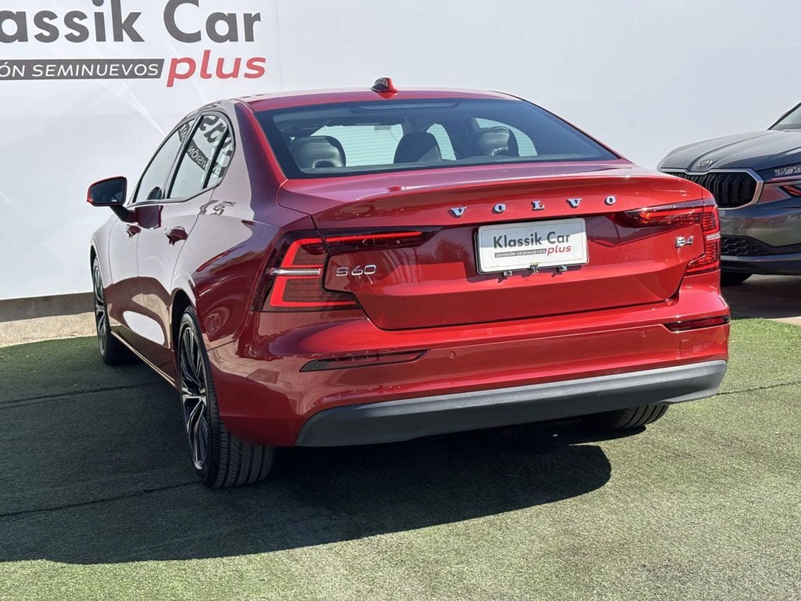 Volvo S60 2.0 B4 PLUS HYBRID FWD AT 4P 2023 - Imagen 7 de 20