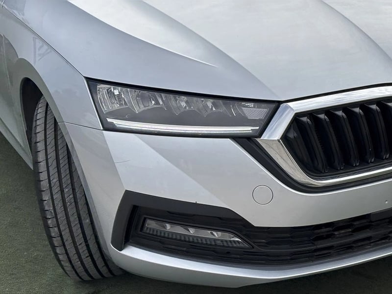 Skoda OCTAVIA 1.4 TSI AUTO AMBITION 2025 - Imagen 13 de 15