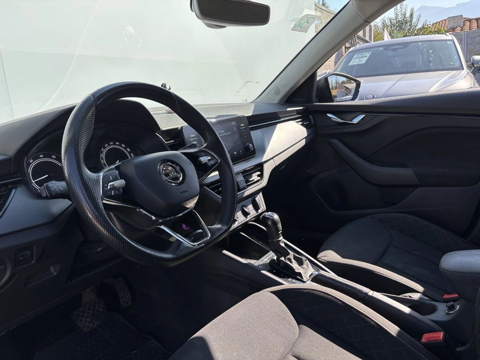 Skoda KAMIQ 1.5 TSI AMBITION AUTO 2021 - Imagen 6 de 18